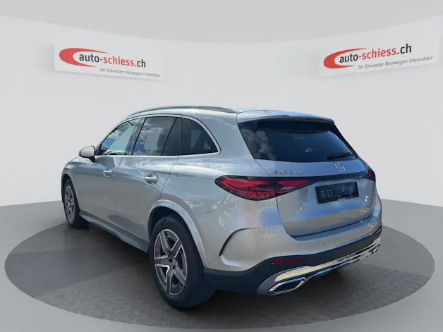 MERCEDES-BENZ GLC 300 4Matic AMG Line 9G-Tronic