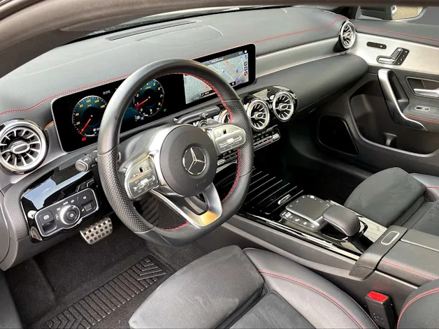 MERCEDES-BENZ CLA-Klasse X118 Shooting Brake CLA 200 AMG Line