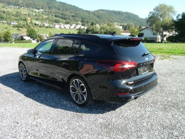 FORD Focus Station Wagon 1.0i EcoB Hybrid 155 ST-Line X