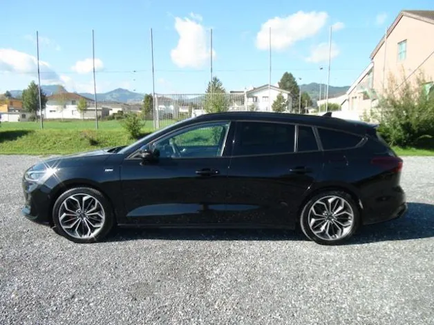 FORD Focus Station Wagon 1.0i EcoB Hybrid 155 ST-Line X