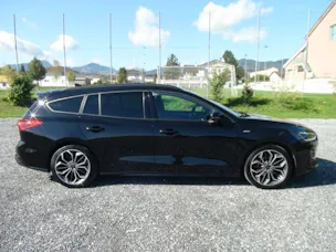 FORD Focus Station Wagon 1.0i EcoB Hybrid 155 ST-Line X
