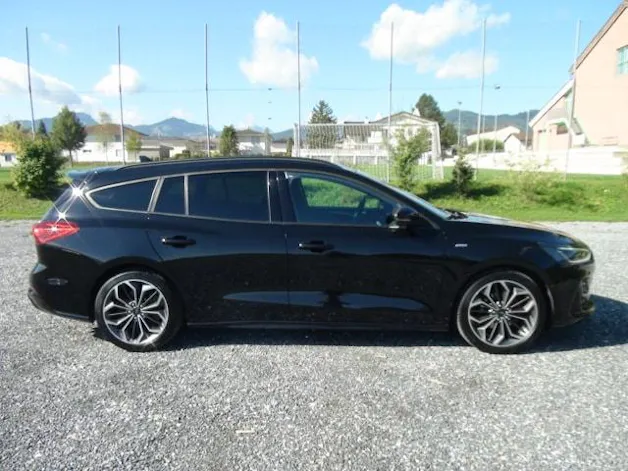 FORD Focus Station Wagon 1.0i EcoB Hybrid 155 ST-Line X