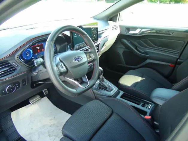 FORD Focus Station Wagon 1.0i EcoB Hybrid 155 ST-Line X