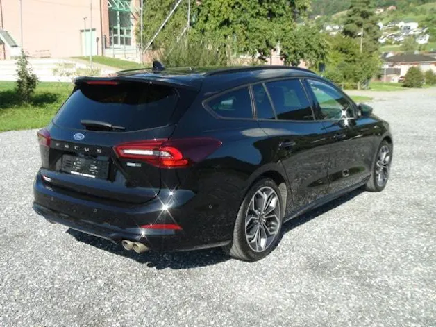 FORD Focus Station Wagon 1.0i EcoB Hybrid 155 ST-Line X