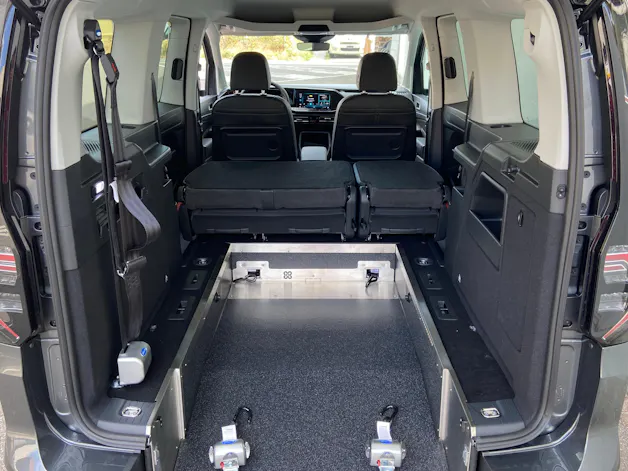 VW Caddy Maxi Kombi Premium 1.5 TSI DSG Rollstuhltransport 5+1 Plätze