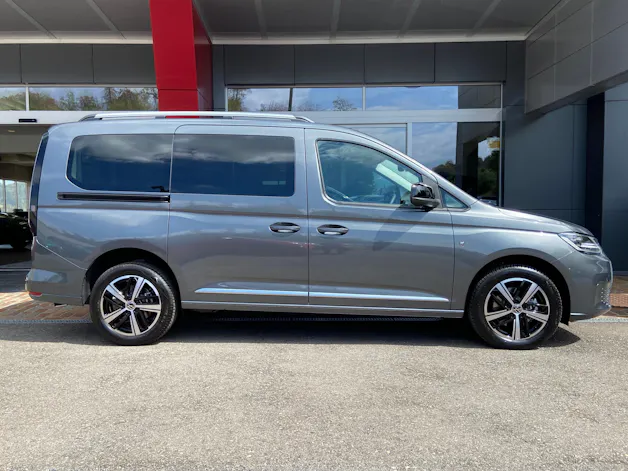 VW Caddy Maxi Kombi Premium 1.5 TSI DSG Rollstuhltransport 5+1 Plätze