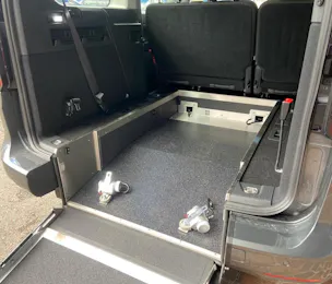 VW Caddy Maxi Kombi Premium 1.5 TSI DSG Rollstuhltransport 5+1 Plätze