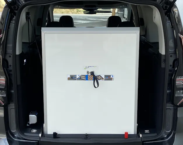 VW Caddy Maxi Kombi Premium 1.5 TSI DSG Rollstuhltransport 5+1 Plätze