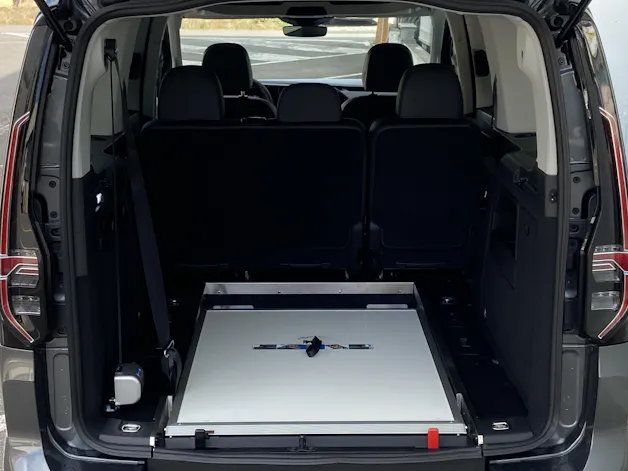 VW Caddy Maxi Kombi Premium 1.5 TSI DSG Rollstuhltransport 5+1 Plätze
