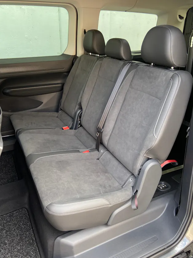 VW Caddy Maxi Kombi Premium 1.5 TSI DSG Rollstuhltransport 5+1 Plätze