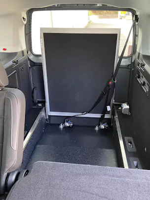 VW Caddy Maxi Kombi Premium 1.5 TSI DSG Rollstuhltransport 5+1 Plätze