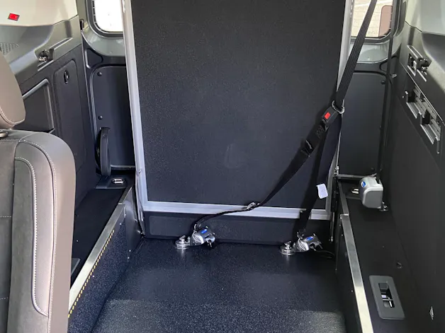 VW Caddy Maxi Kombi Premium 1.5 TSI DSG Rollstuhltransport 5+1 Plätze