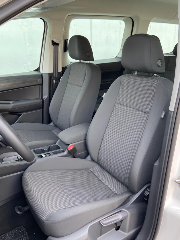 VW Caddy Maxi Kombi 2.0 TDi DSG Rollstuhltransport 5+1 Plätze