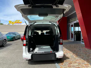 VW Caddy Maxi Kombi 2.0 TDi DSG Rollstuhltransport 5+1 Plätze