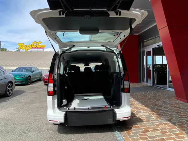 VW Caddy Maxi Kombi 2.0 TDi DSG Rollstuhltransport 5+1 Plätze