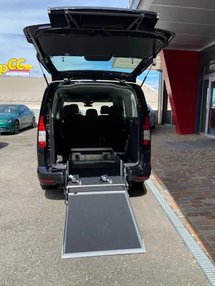 VW Caddy Maxi Kombi 2.0 TDi DSG Rollstuhltransport 5+1 Plätze