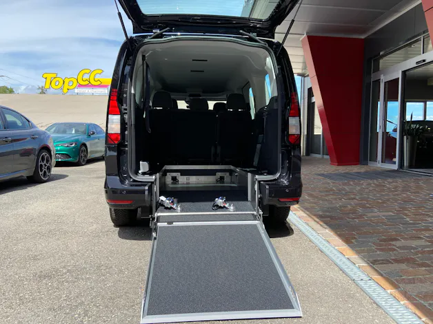 VW Caddy Maxi Kombi 2.0 TDi DSG Rollstuhltransport 5+1 Plätze