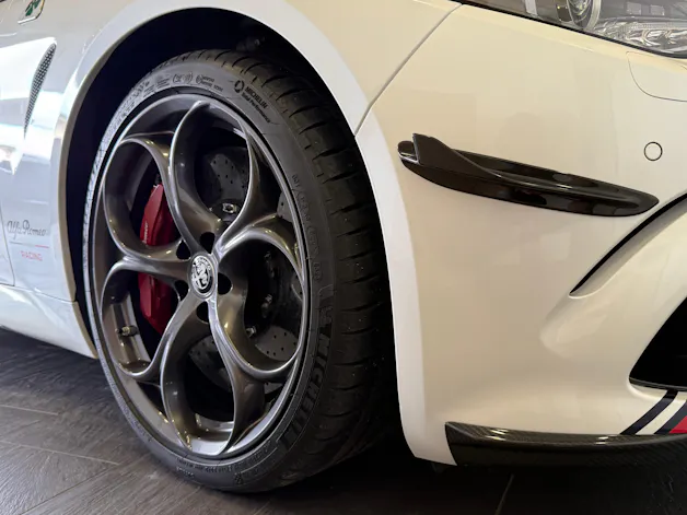 ALFA ROMEO Giulia 2.9 V6 Quadrifoglio Racing Sauber F1