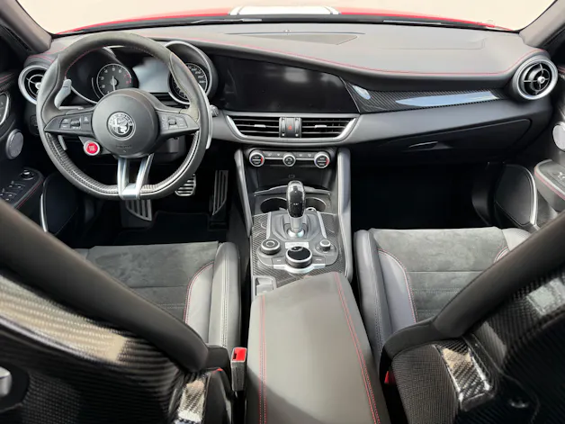 ALFA ROMEO Giulia 2.9 V6 Quadrifoglio Racing Sauber F1