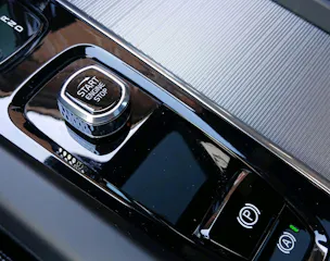 VOLVO XC60 2.0 T8 TE R-Design eAWD