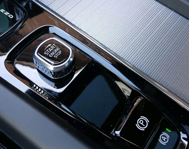 VOLVO XC60 2.0 T8 TE R-Design eAWD