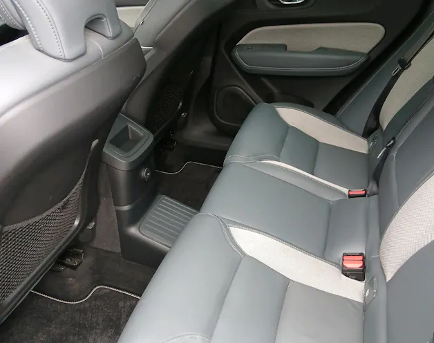 VOLVO XC60 2.0 T6 TE R-Design eAWD