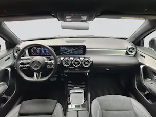 MERCEDES-BENZ A 200 AMG Line Night
