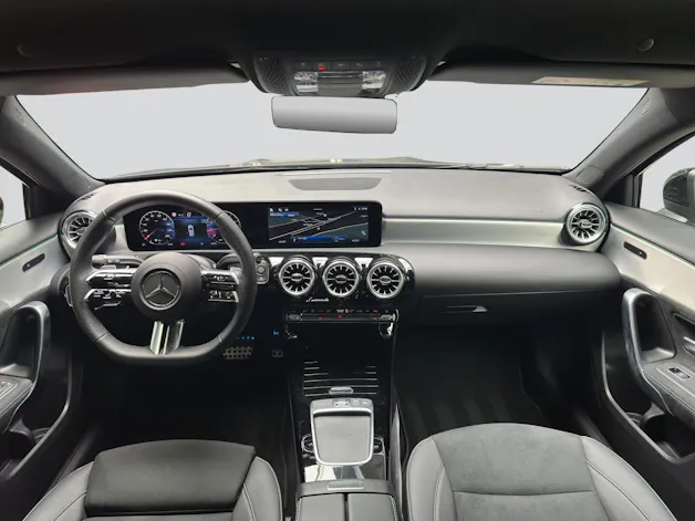 MERCEDES-BENZ A 200 AMG Line Night