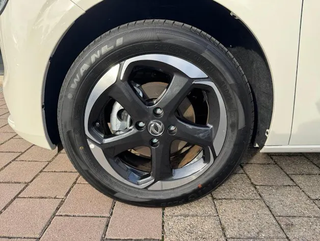 Dongfeng BOX
