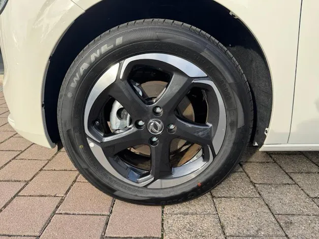 Dongfeng BOX
