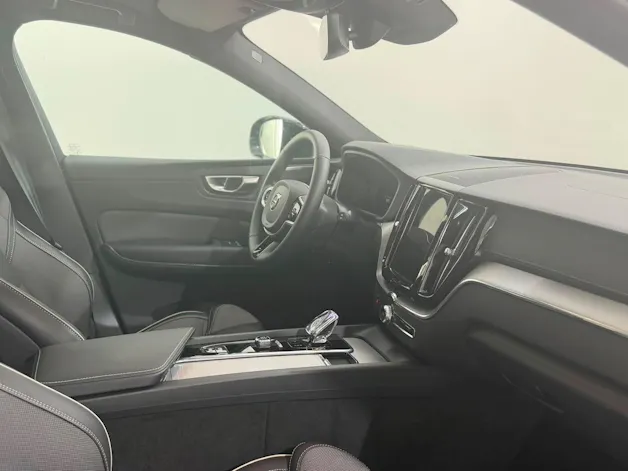 VOLVO XC60 2.0 T8 TE XCENTRIC Black