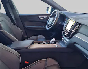 VOLVO XC60 2.0 T8 TE XCENTRIC Black