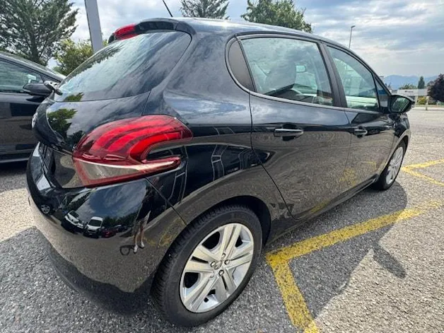 PEUGEOT 208 1.2 PureTech Style