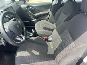 PEUGEOT 208 1.2 PureTech Style