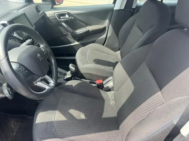 PEUGEOT 208 1.2 PureTech Style