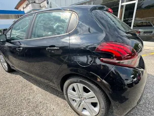 PEUGEOT 208 1.2 PureTech Style