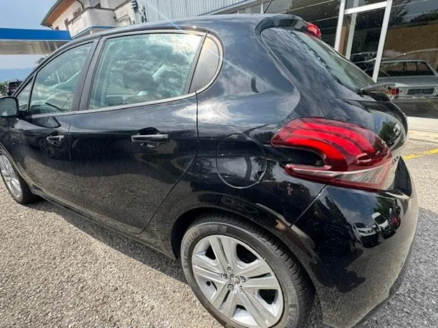 PEUGEOT 208 1.2 PureTech Style