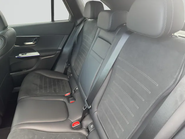 MERCEDES-BENZ 300 d 4MATIC AMG LINE