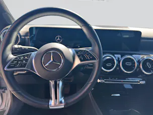 MERCEDES-BENZ A 180 d 8G-DCT PROGRESSIVE