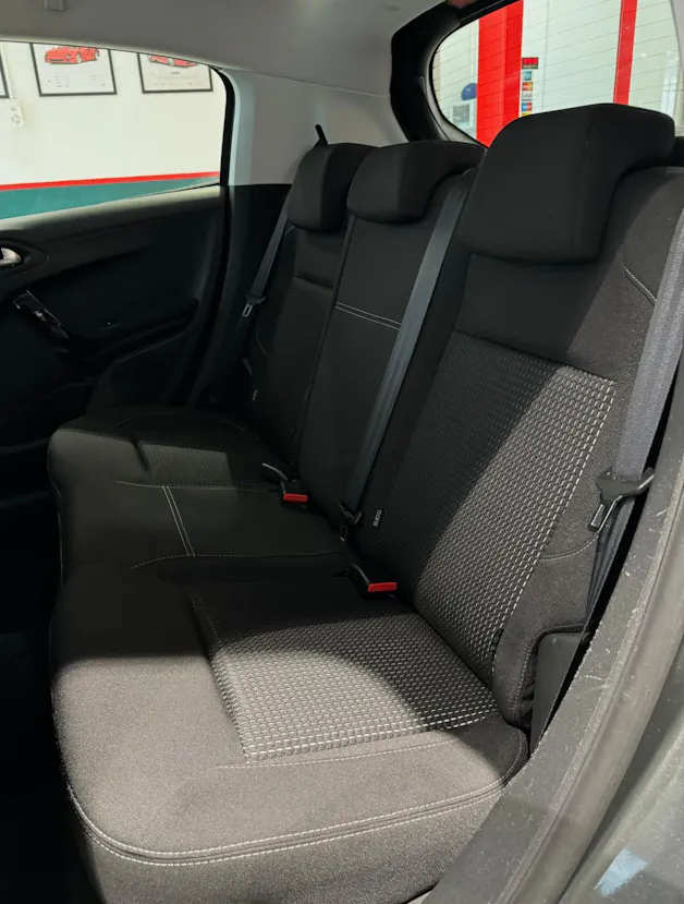 PEUGEOT 208 1.2 PureTech Allure EAT6
