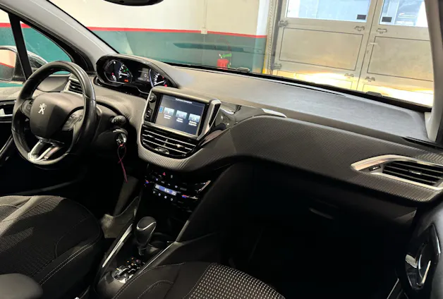 PEUGEOT 208 1.2 PureTech Allure EAT6