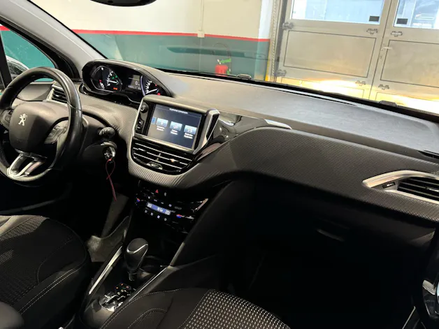 PEUGEOT 208 1.2 PureTech Allure EAT6