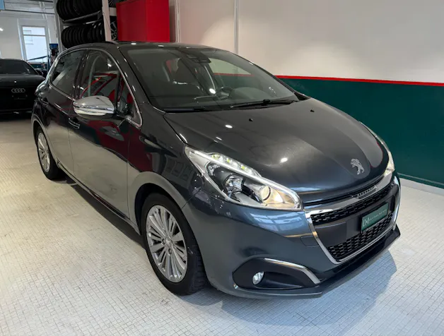 PEUGEOT 208 1.2 PureTech Allure EAT6