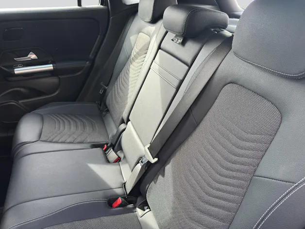 MERCEDES-BENZ GLA 200 4Matic Progressive 8G-DCT