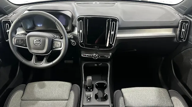VOLVO XC40 2.0 B3 MH Core
