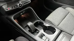 VOLVO XC40 2.0 B3 MH Core