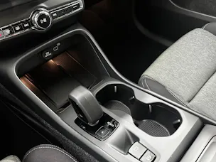 VOLVO XC40 2.0 B3 MH Core