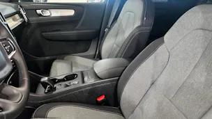VOLVO XC40 2.0 B3 MH Core