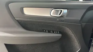 VOLVO XC40 2.0 B3 MH Core