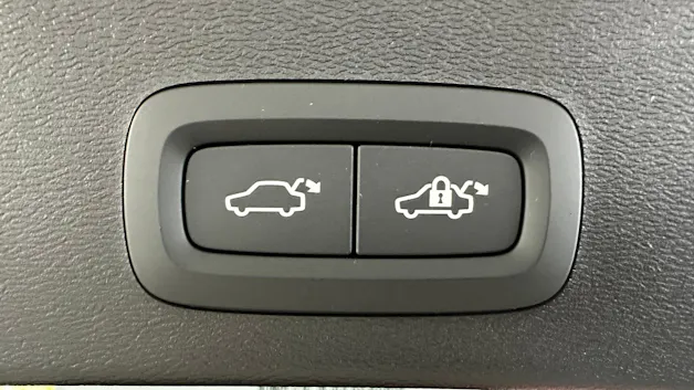 VOLVO XC40 2.0 B3 MH Core